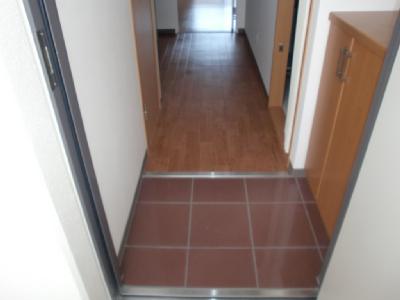 玄関　玄関。シューズボックス付きです。