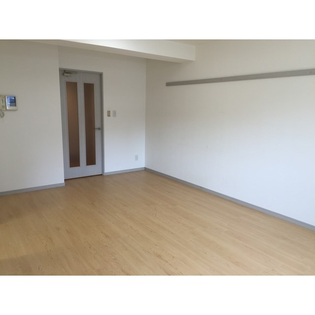 居室・リビング　※参考写真（同物件別部屋です）