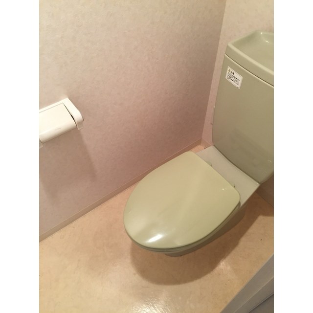 トイレ　※参考写真（同物件別部屋です）