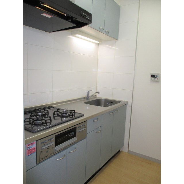 キッチン　※参考写真（同物件別部屋です）