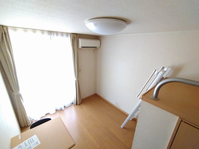 居室・リビング　2階以上は絨毯仕様です。