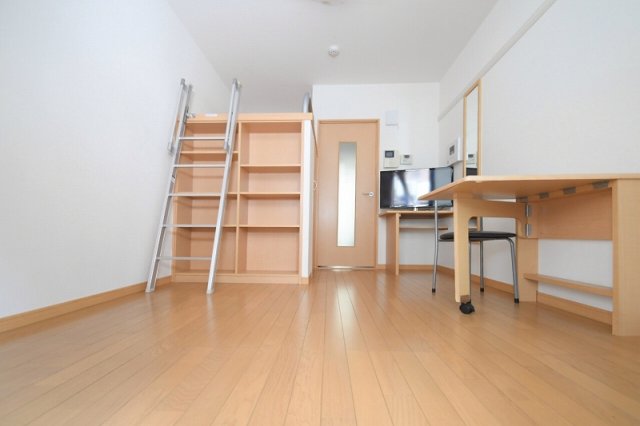 居室・リビング　1階はフローリング仕様