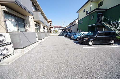 駐車場　敷地内駐車場