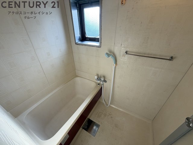 バス・シャワールーム　窓有