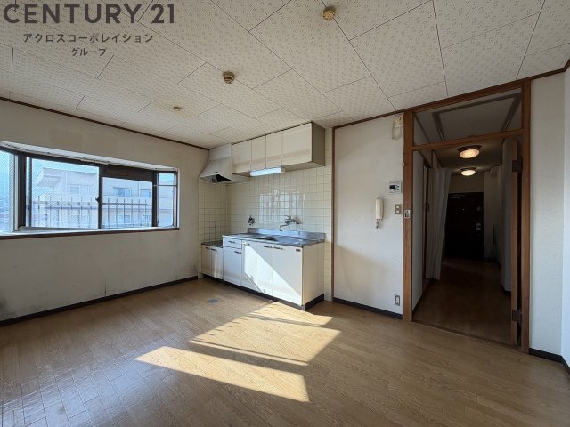 居室・リビング　明るいリビング