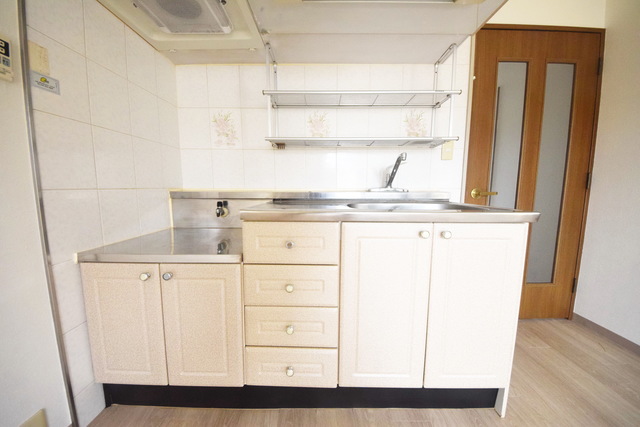 キッチン　～今日はごちそうを作っちゃうぞ～