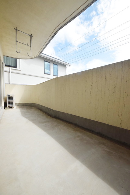 バルコニー　～お花でも育てようかしら～