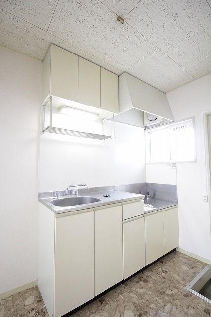 キッチン　★収納付きの広々キッチン★