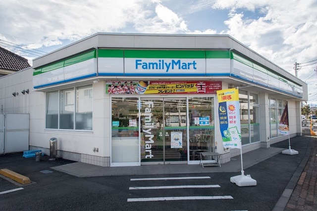 コンビニ　ファミリーマートあきる野睦橋通り店（コンビニ）まで504m