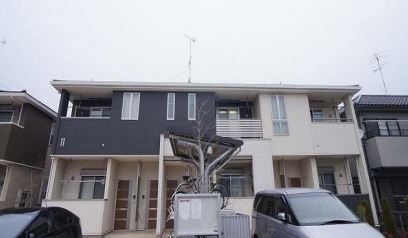 建物外観　２階建て