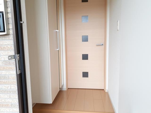 玄関　落ち着いた玄関です