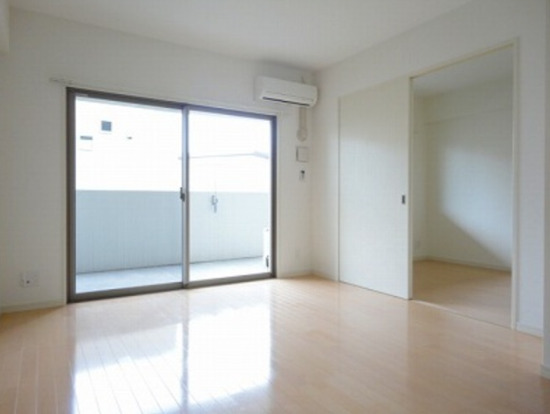 居室・リビング　ゆったりとした居間です