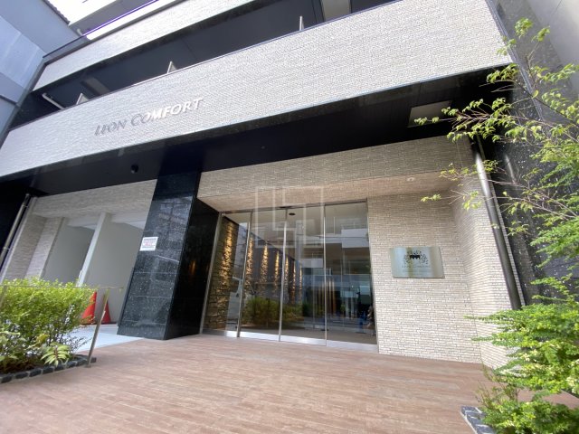 エントランス　レオンコンフォート本町クレセント　エントランス