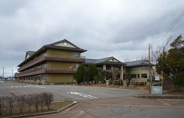 小学校　燕西小学校（小学校）まで400m