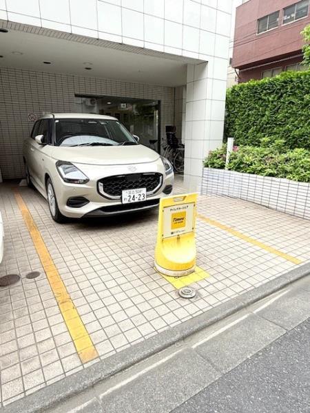 駐車場　駐車場があるので、車を買う予定の方も安心です