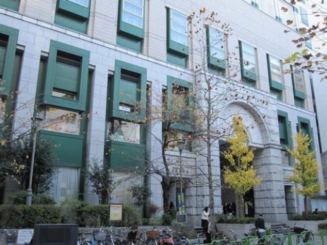 図書館　中央区立日本橋図書館（図書館）まで718m