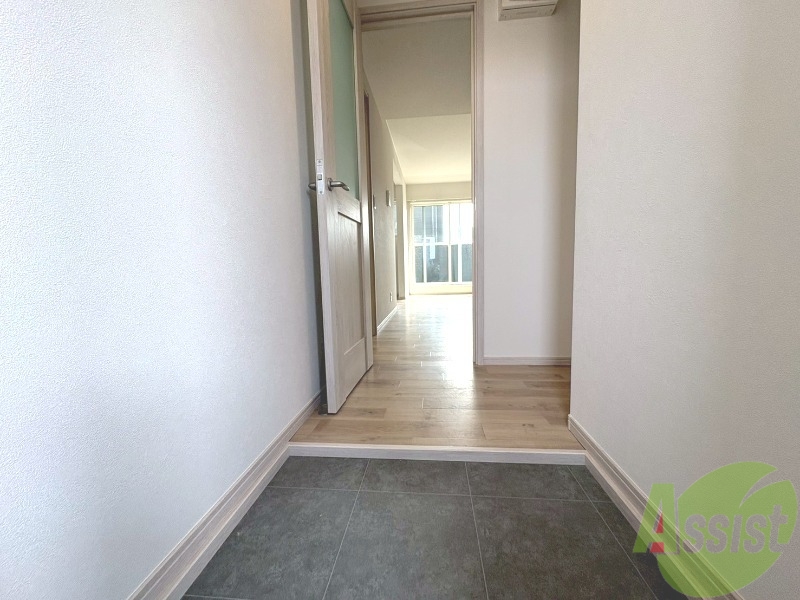 玄関　玄関が広いので開放感があっていいですね。