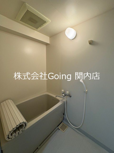 バス・シャワールーム　室内写真は原状回復工事前のお写真となります。