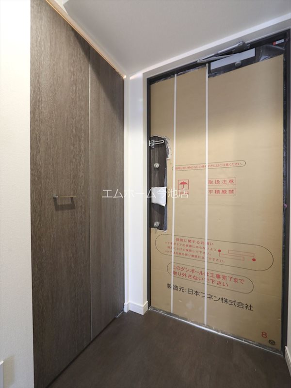 玄関　玄関　シューズボックス充実