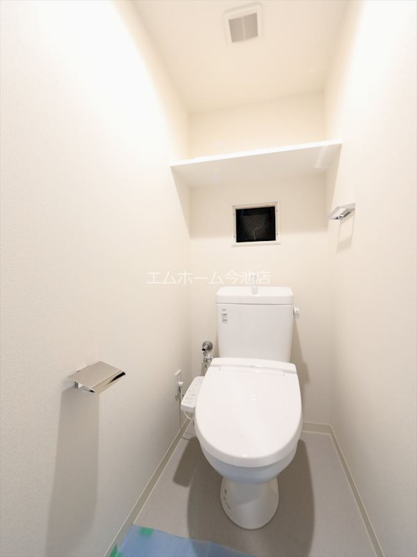 トイレ　温水洗浄便座付トイレ