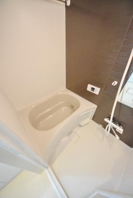 バス・シャワールーム　★追焚き機能・浴室乾燥機完備★