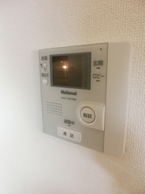 セキュリティ　オートロックＴＶモニターフォン付きです。