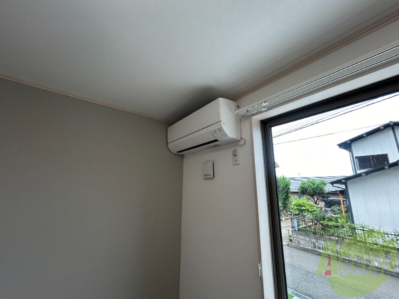 トイレ　エアコンが設置済みです。入居後すぐに使用できます。