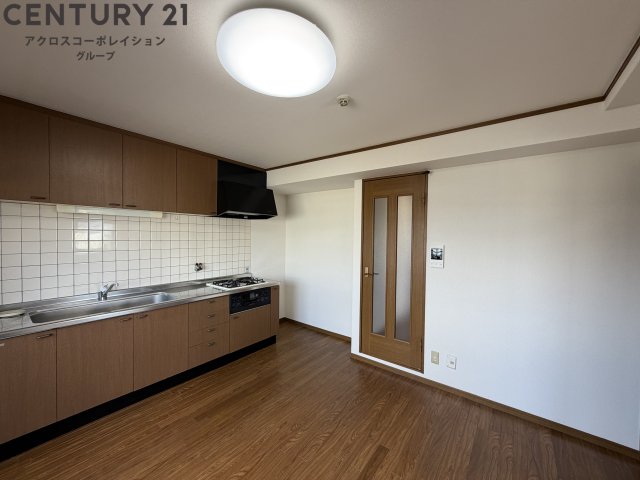 居室・リビング　エアコン付きです☆