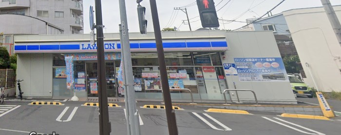 コンビニ　ローソン 片瀬海岸一丁目店（コンビニ）まで320m