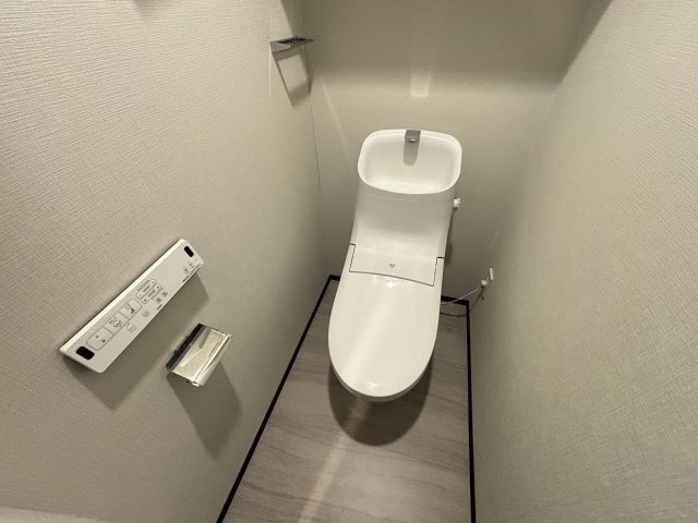 トイレ　※別号室の参考写真です。