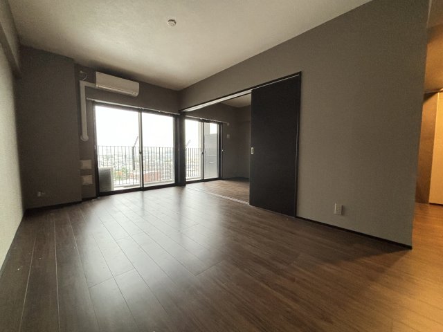 居室・リビング　※別号室の参考写真です。