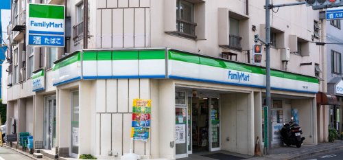 コンビニ　ファミリーマート 下連雀三丁目店（コンビニ）まで98m