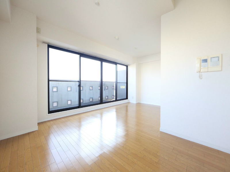 その他　ＬＤＫ15.1帖　南面バルコニー（日当り良好）