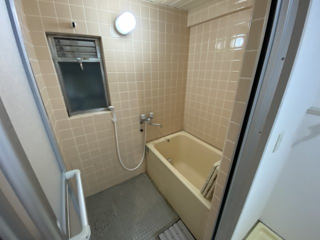 バス・シャワールーム　清潔感のある浴室です♪