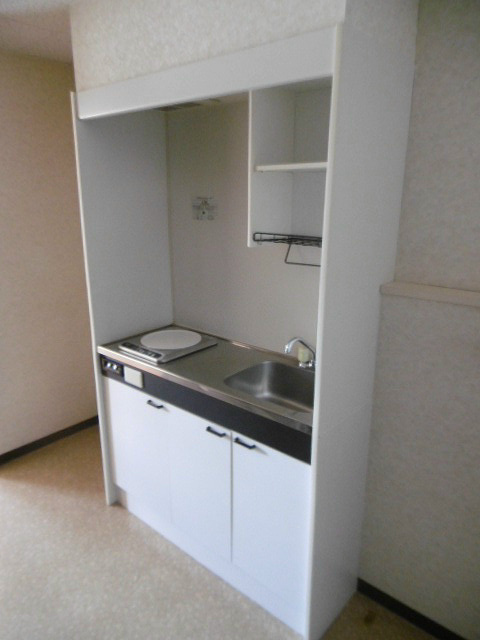 キッチン　※写真は　204号室（反転）