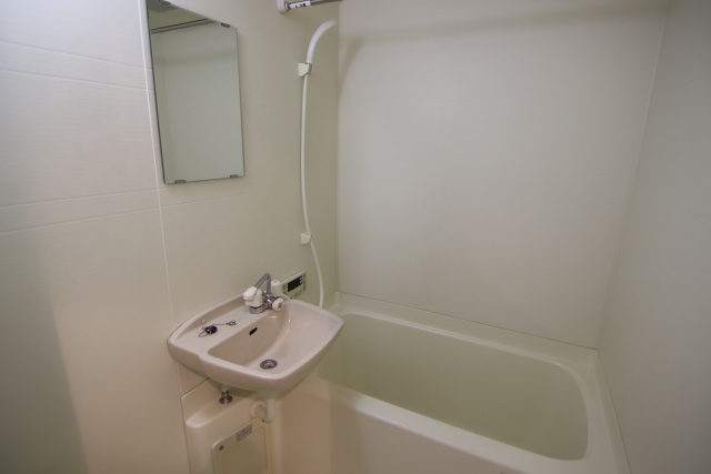 バス・シャワールーム　※別室の参考写真の為、現況優先です。