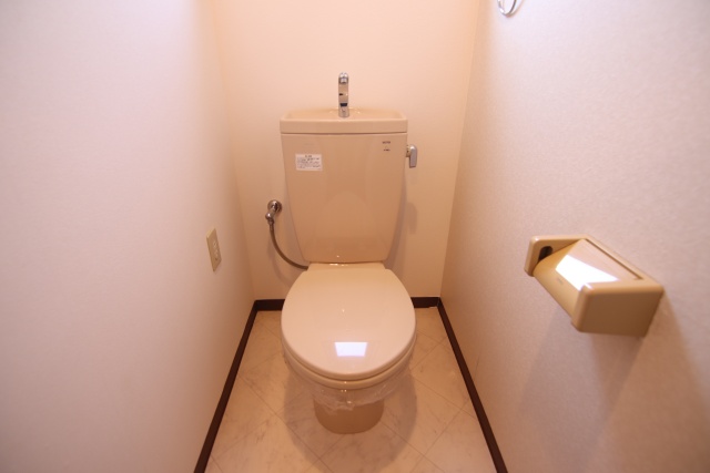 トイレ　※別室の参考写真の為、現況優先です。