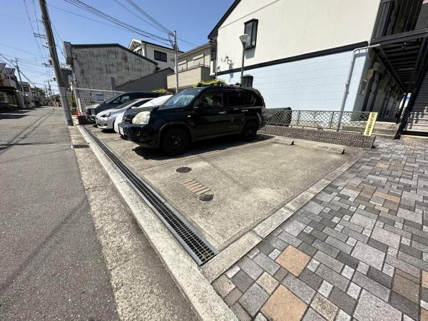 駐車場　敷地内駐車場！