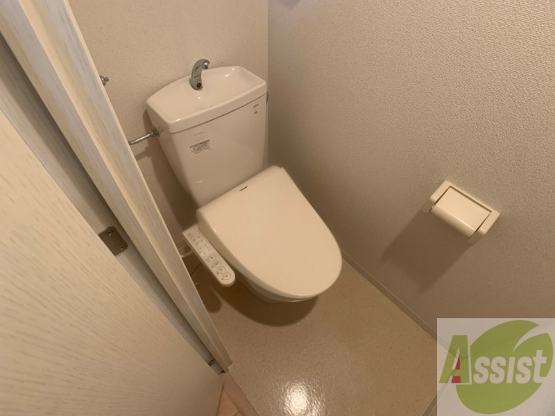 トイレ　ウォシュレット機能がついたトイレ。安心して使用できますね。