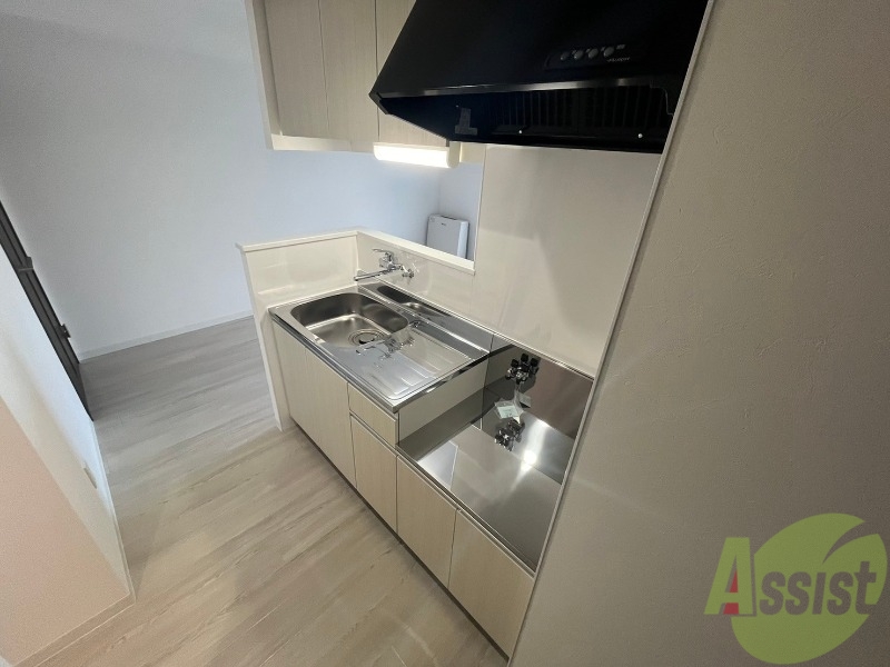 キッチン　調理スペースが確保されていて使いやすそうな印象でした。