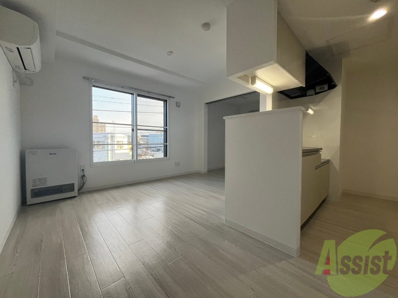 居室・リビング　キッチン側からＬＤＫを撮影。イメージを掴んでくださいね。