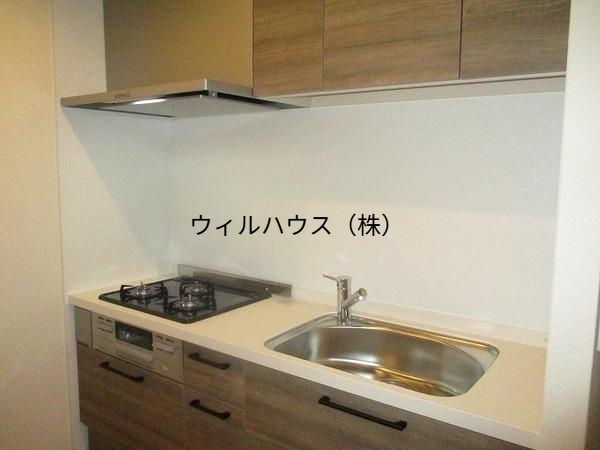 キッチン　３口コンロ付きシステムキッチン！