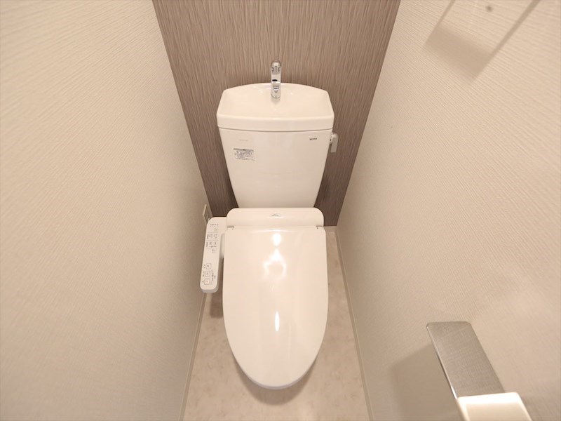 トイレ　温水洗浄暖房便座付トイレ