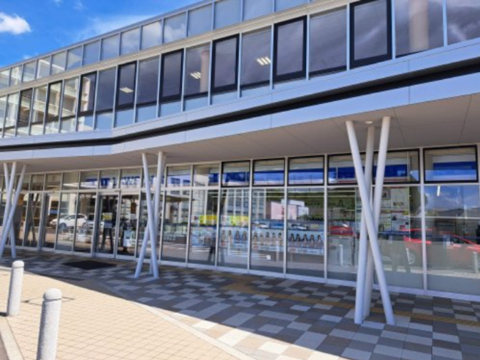 コンビニ　ローソンサテライト 水戸赤十字病院店（コンビニ）まで435m