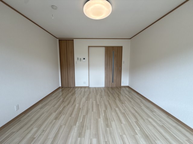 フォレストヴィラIIの居間写真