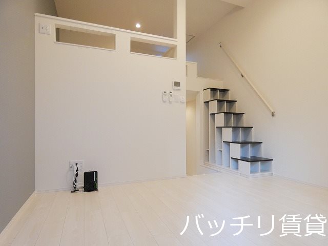 居室・リビング　同型タイプの為、現状を優先致します。