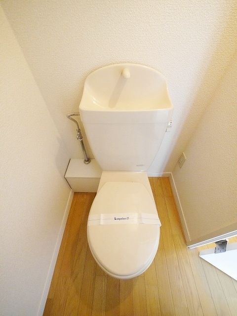 レオパレスアクアのトイレ写真