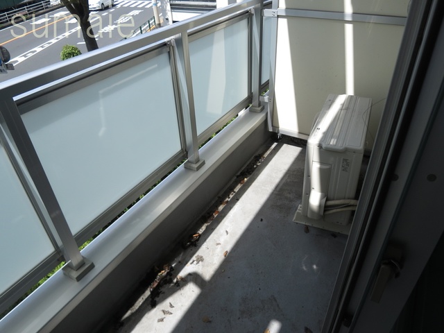 バルコニー　ゆったりと広いバルコニーでお洗濯ものも干しやすいです♪