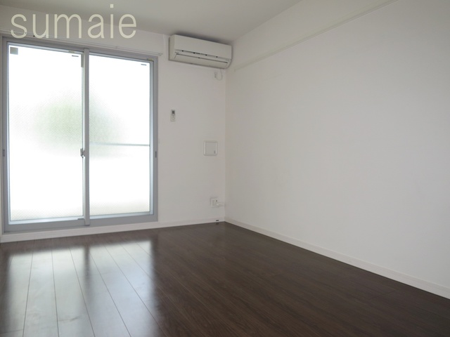 居室・リビング　７．８帖のゆったりとした洋室です♪