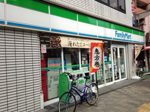 コンビニ　ファミリーマート 福岡唐人町店（コンビニ）まで596m